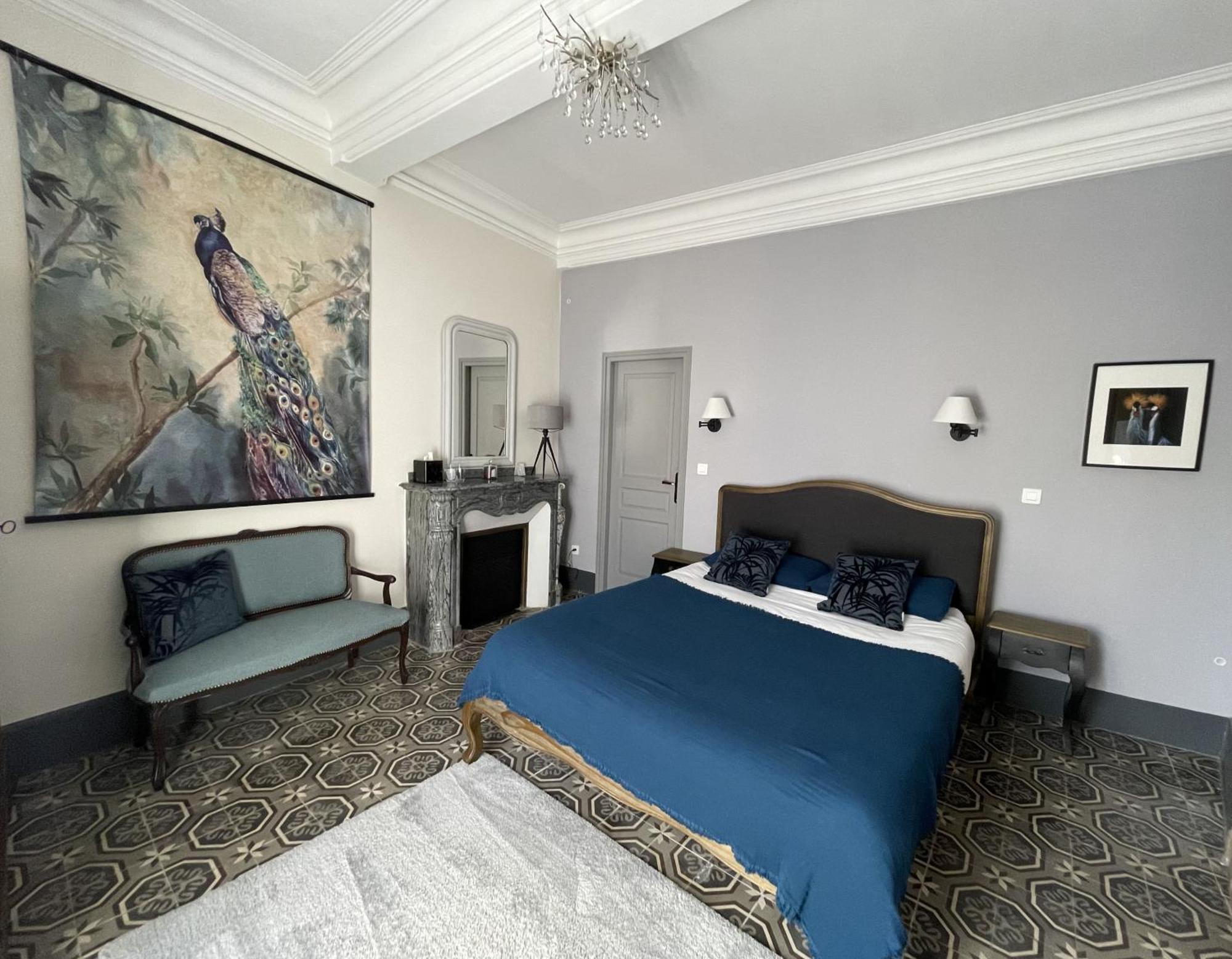 Bed and Breakfast L'Oiseau Bleu Peacock Roubia Exterior foto